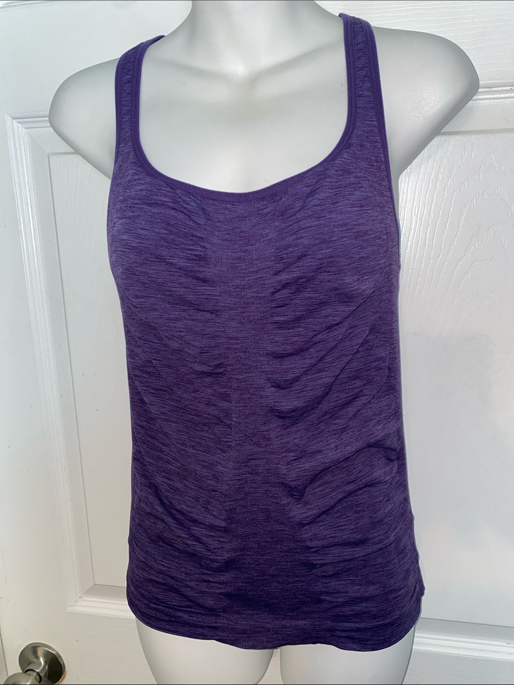 Athleta Tempo Seamless tank top  built-in racerback shelf bra Size Large